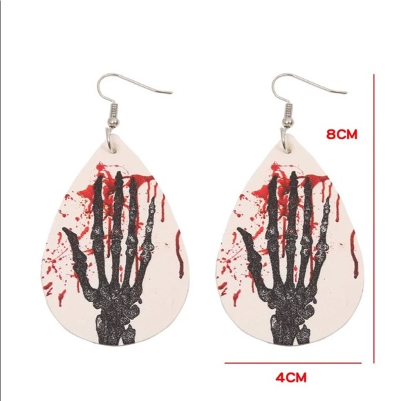 Horror Bloody Handprint Earrings goth gothic new - Picture 3 of 5